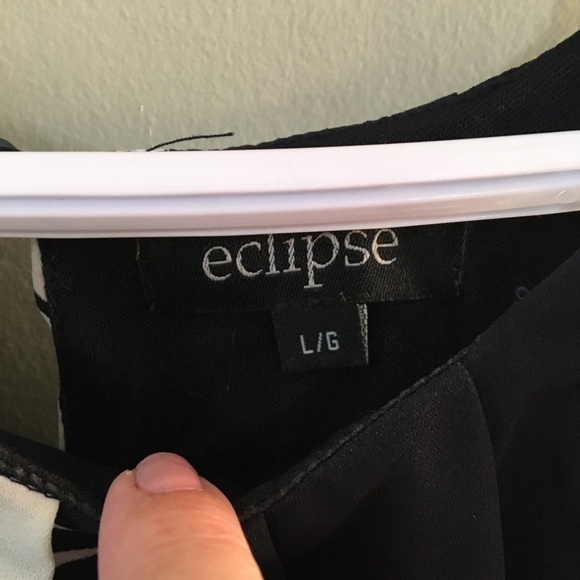 Black and White Leaf Print Dress - Picture 2 of 4